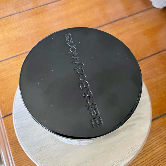 Happy Easter π 3 Wick Candle BBW - Picture 2 of 4